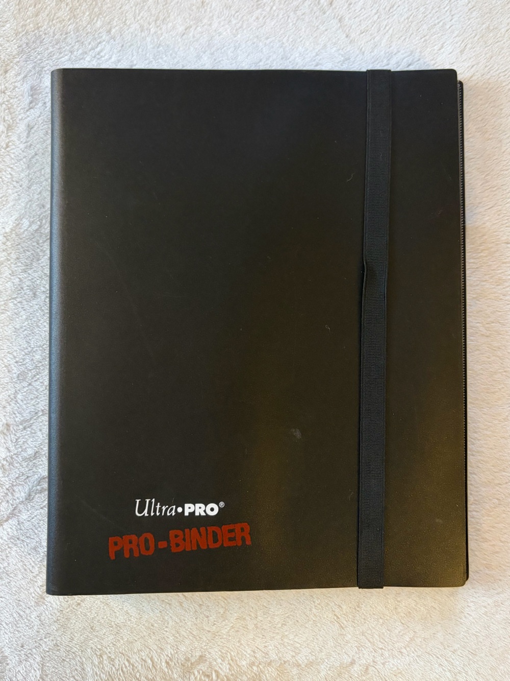 Ultra Pro 9 Sleeve Black Pro Binder
